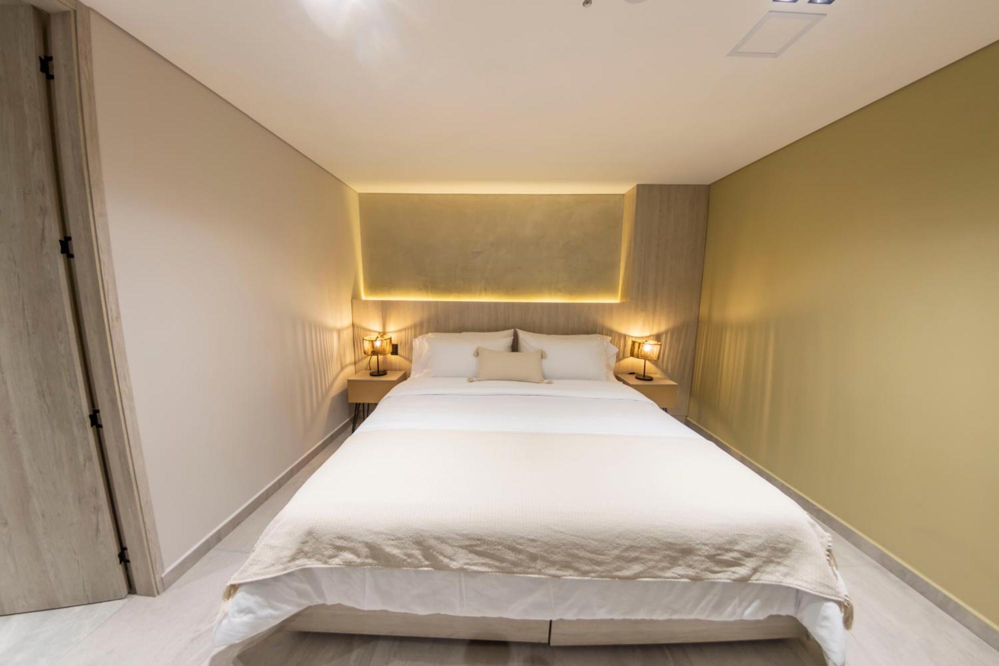 Sonata 44 Hotel Laureles Медельин Экстерьер фото