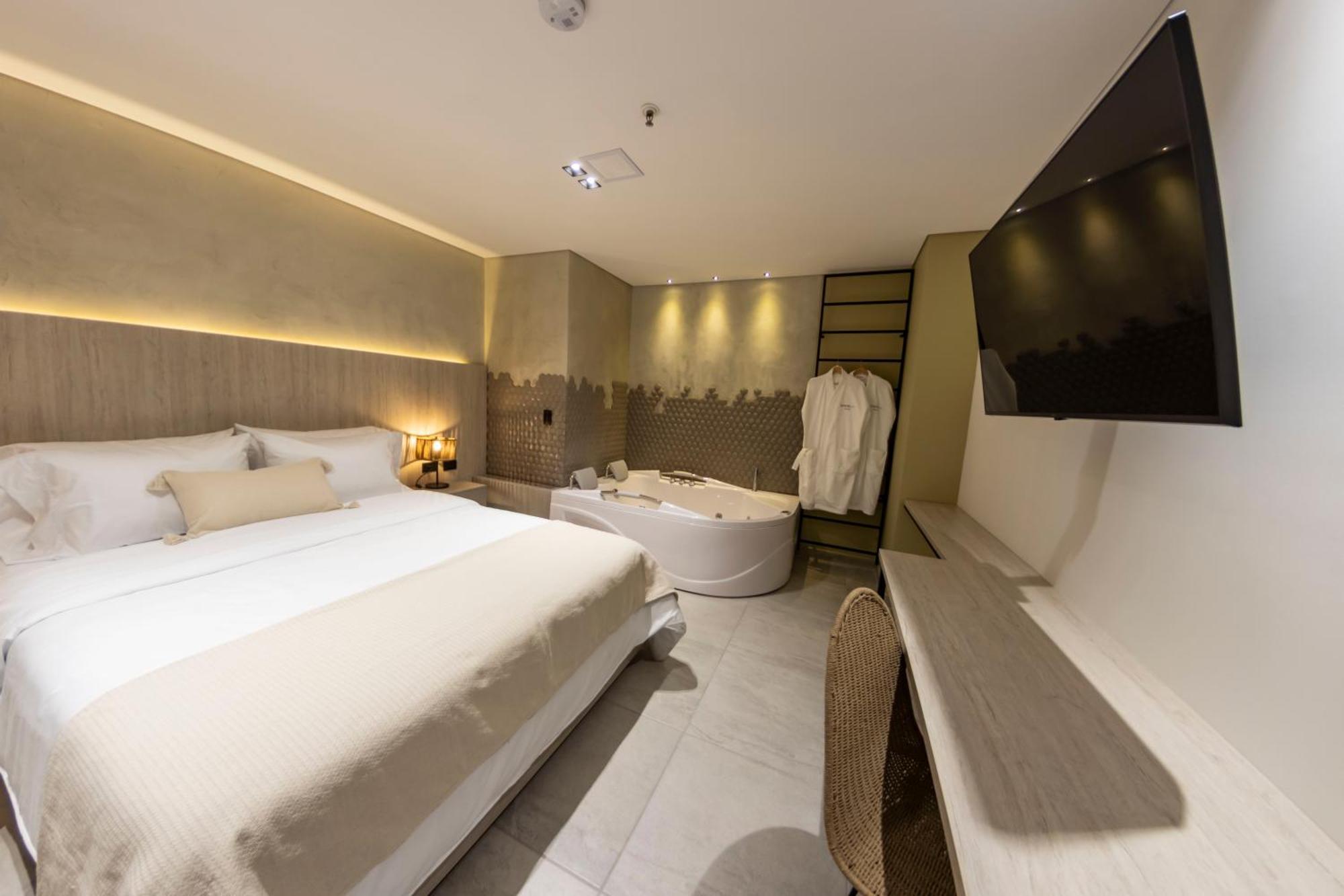 Sonata 44 Hotel Laureles Медельин Экстерьер фото