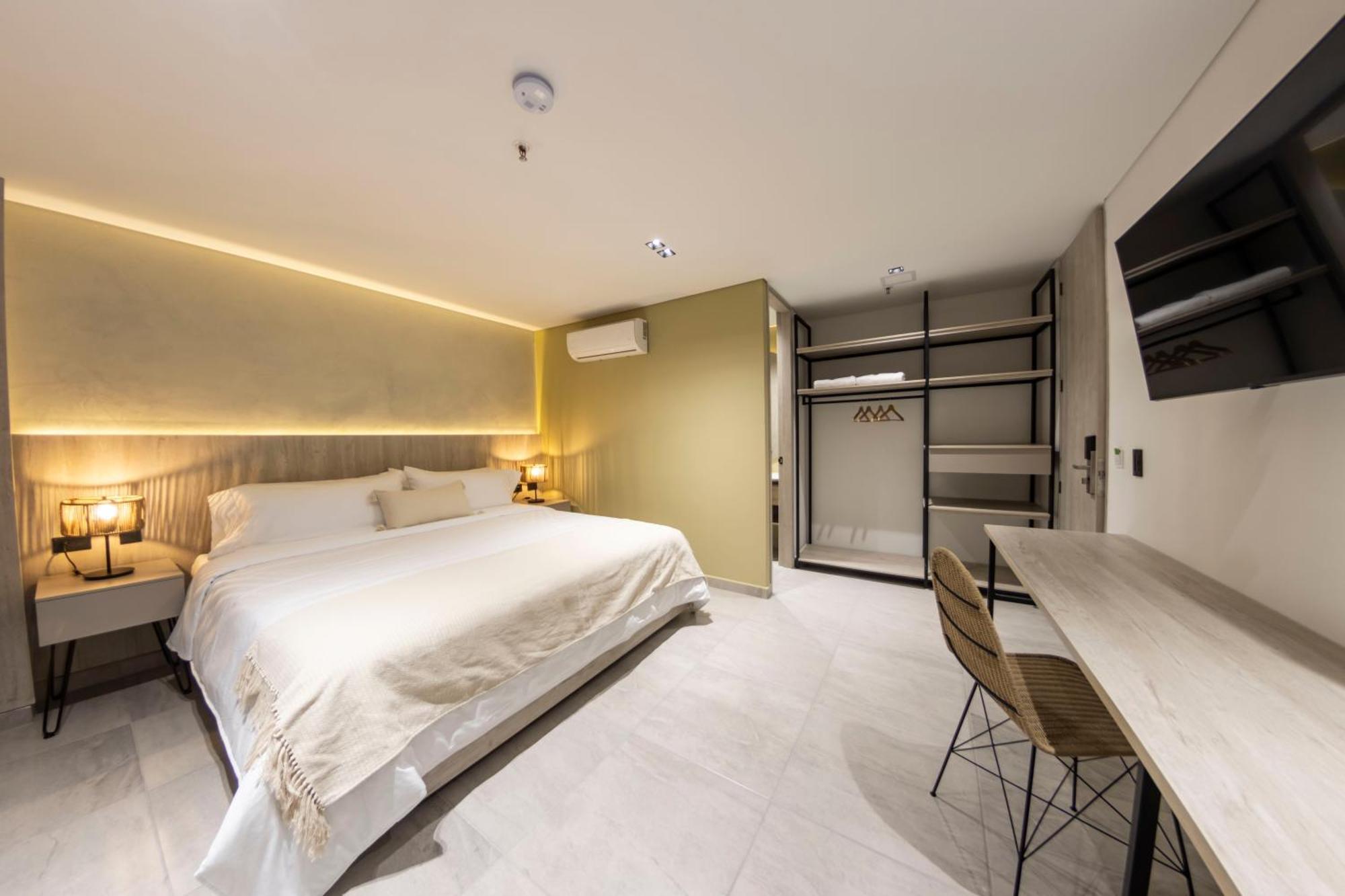 Sonata 44 Hotel Laureles Медельин Экстерьер фото